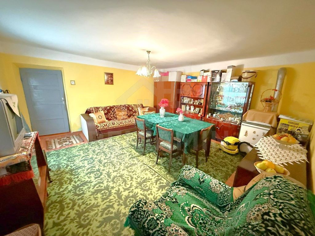 Casa in Romanesti-Teren 380mp-Deschidere 14m-Zona linisti...