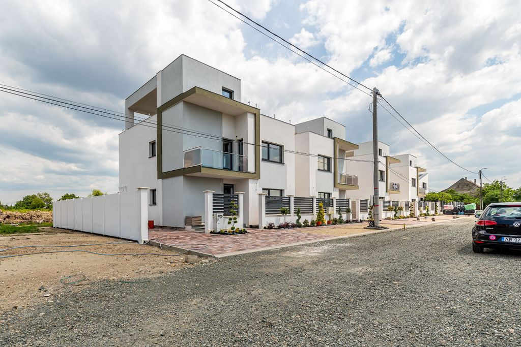 Casă nouă 2025 cu terasă rooftop – 5 camere, design ...