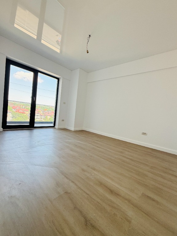 Apartament 3 camere, 70 mp, zona Nicolina