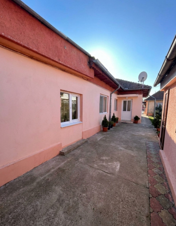 Casa de vanzare, situata in KM 5 - Constanta