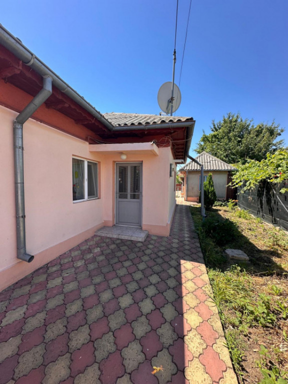 Casă 4 Camere de Vânzare în KM 5 Constanța | Teren 520 m