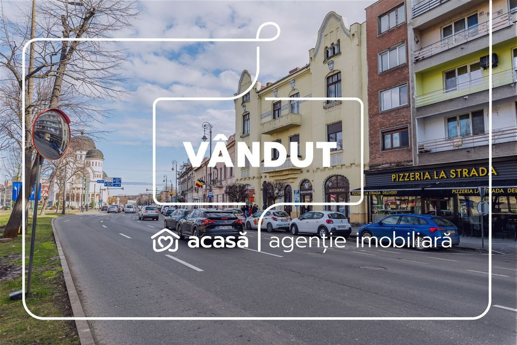VANDUT! 2 apartamente unificate, B-dul Revoluției, Arad....