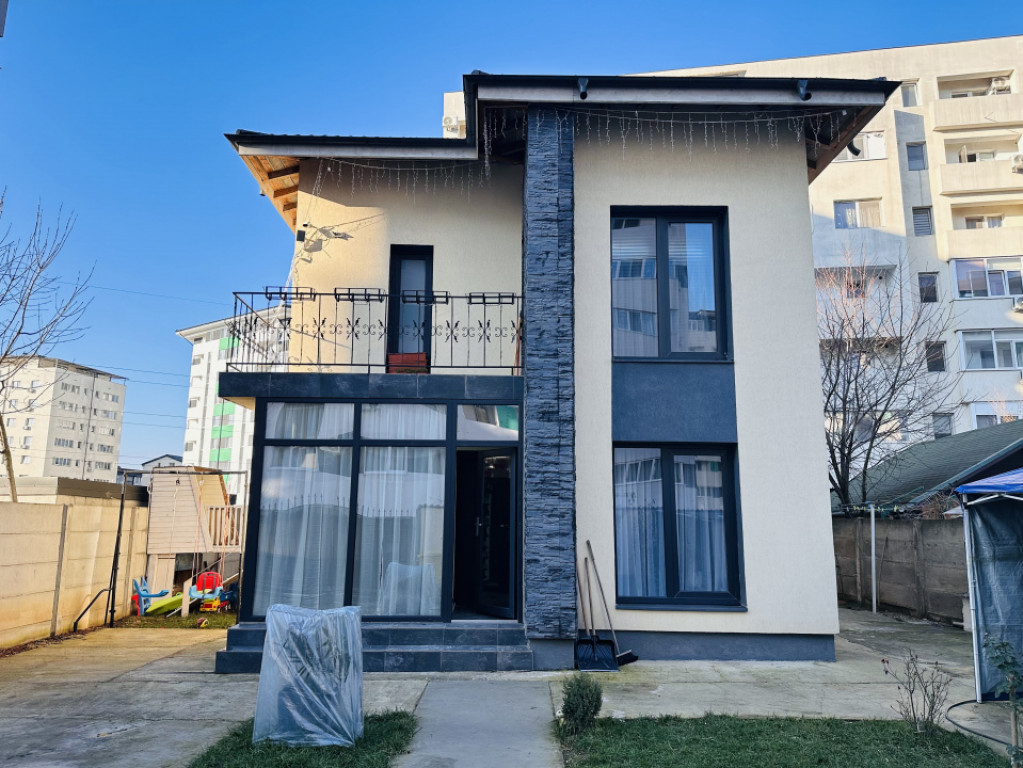 Vila cocheta, individuala, 156 mp construiti, 405 mp teren R