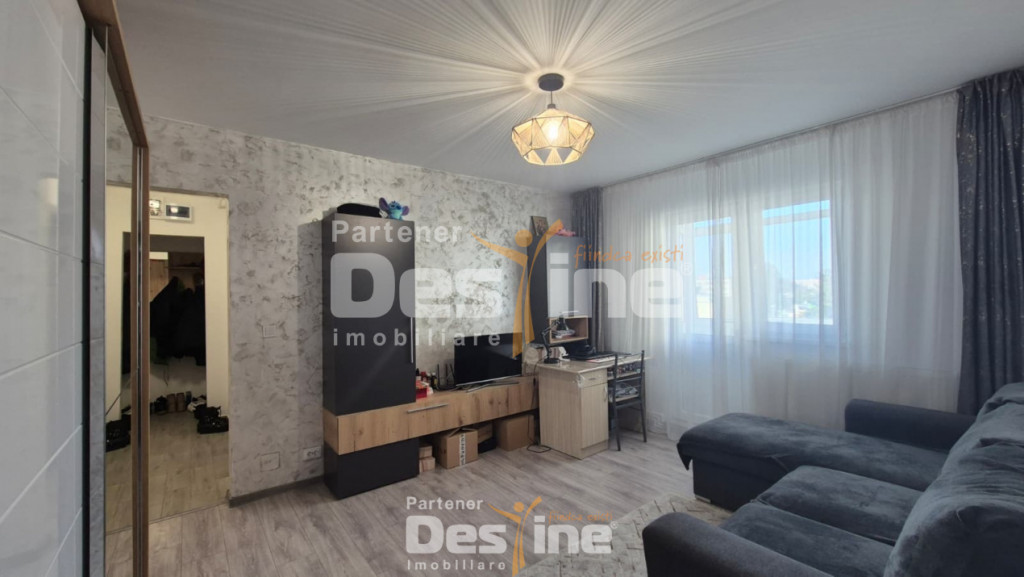 Apartament cu 2 camere etaj intermediar, renovat, boxa, zona