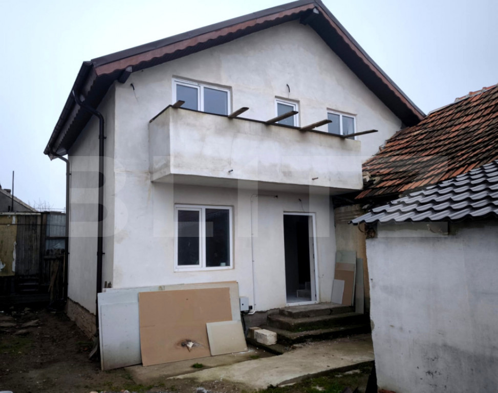 Casa P+M 80 mp utili, 230 mp teren, zona Lascar Catargiu
