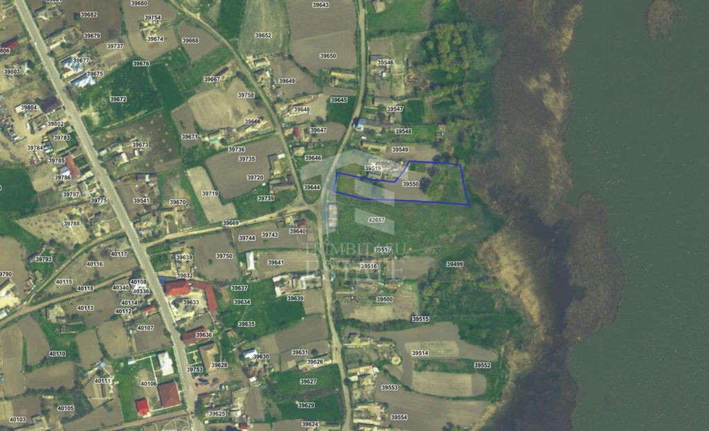 Teren intravilan 4367 mp – Salcioara – deschidere la lac