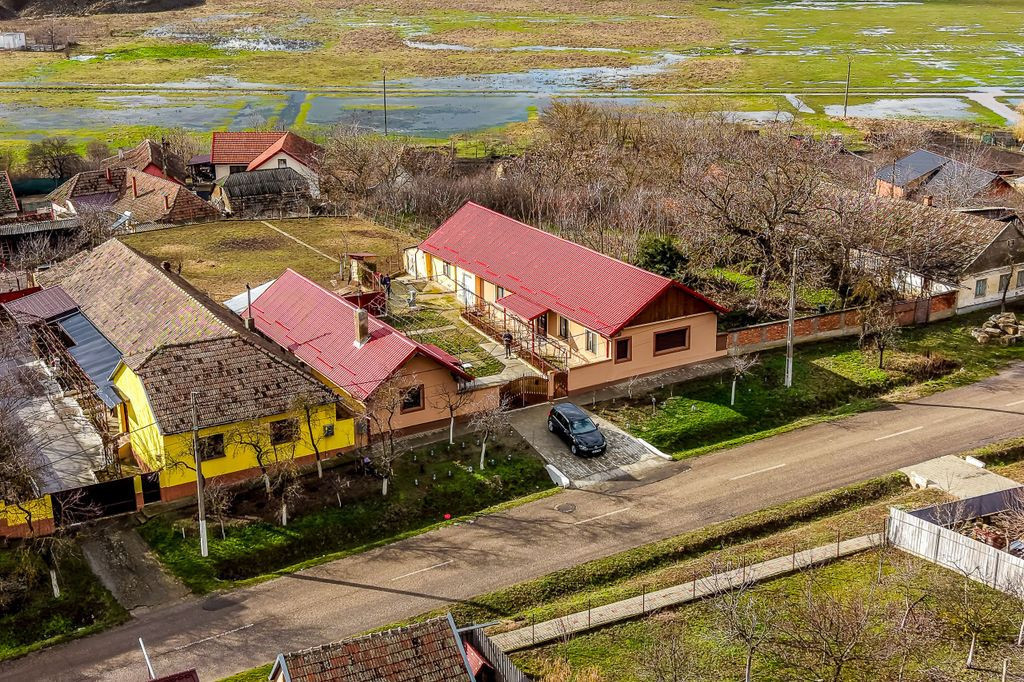 Casă în Vinga – restaurată Integral 2025 | 3 camere ...