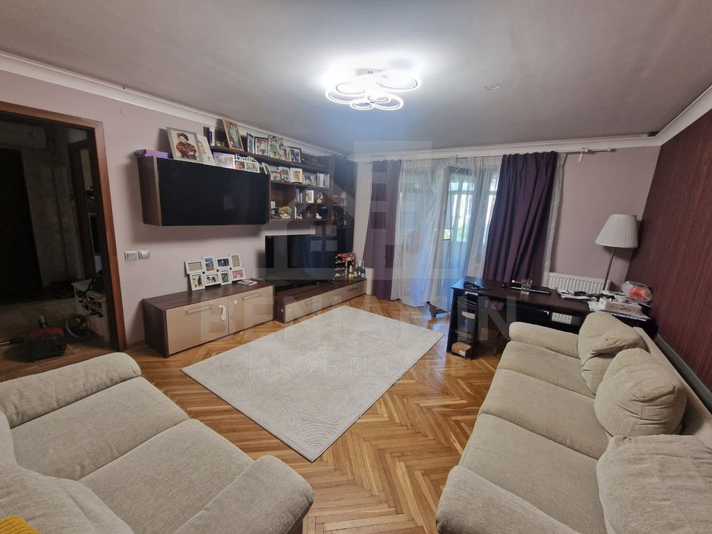 4 decomandate - 80mp - centrala proprie - renovat - Calea...