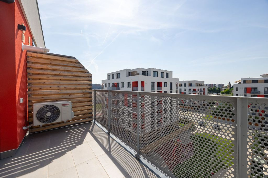 Unic pe piata Apartament ARED cu 3 camere si 2 bai la che...