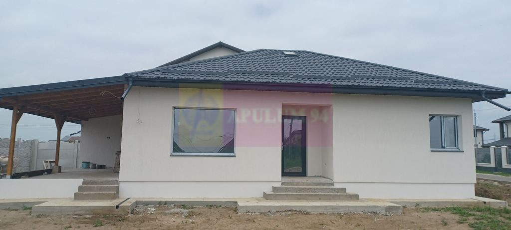 Săbăreni, vilă S+P+1, curte 568 mp, aproape de pădure