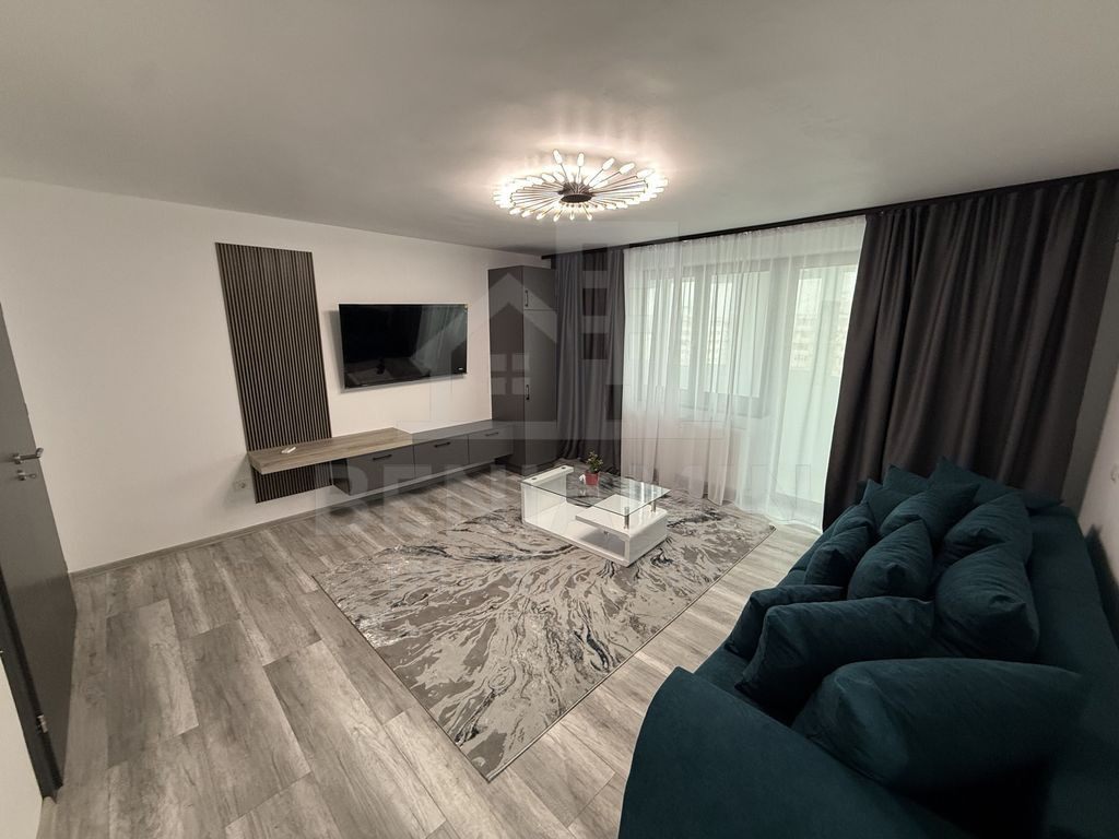 4 camere - 93mp - mobila - utilat - lux - Hotel Ramada
