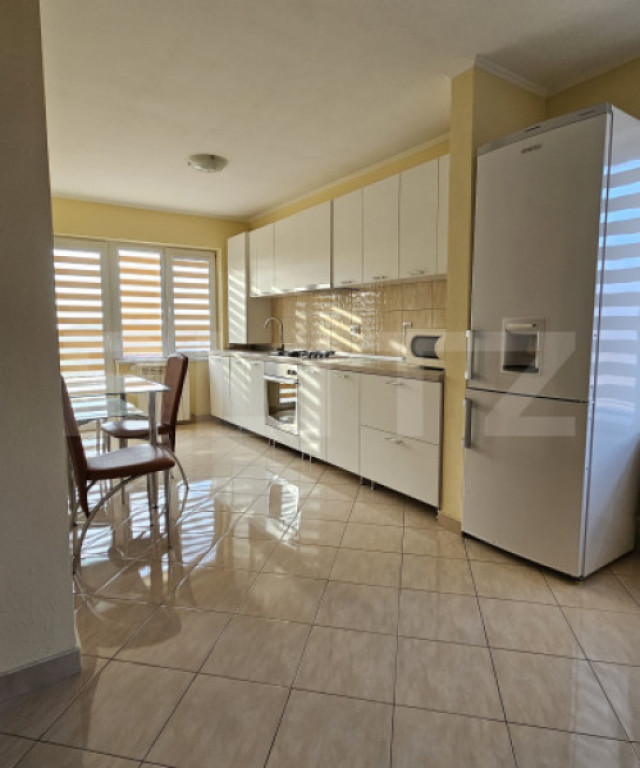 Apartament de închiriat, 3 camere, 90 mp, Zalau