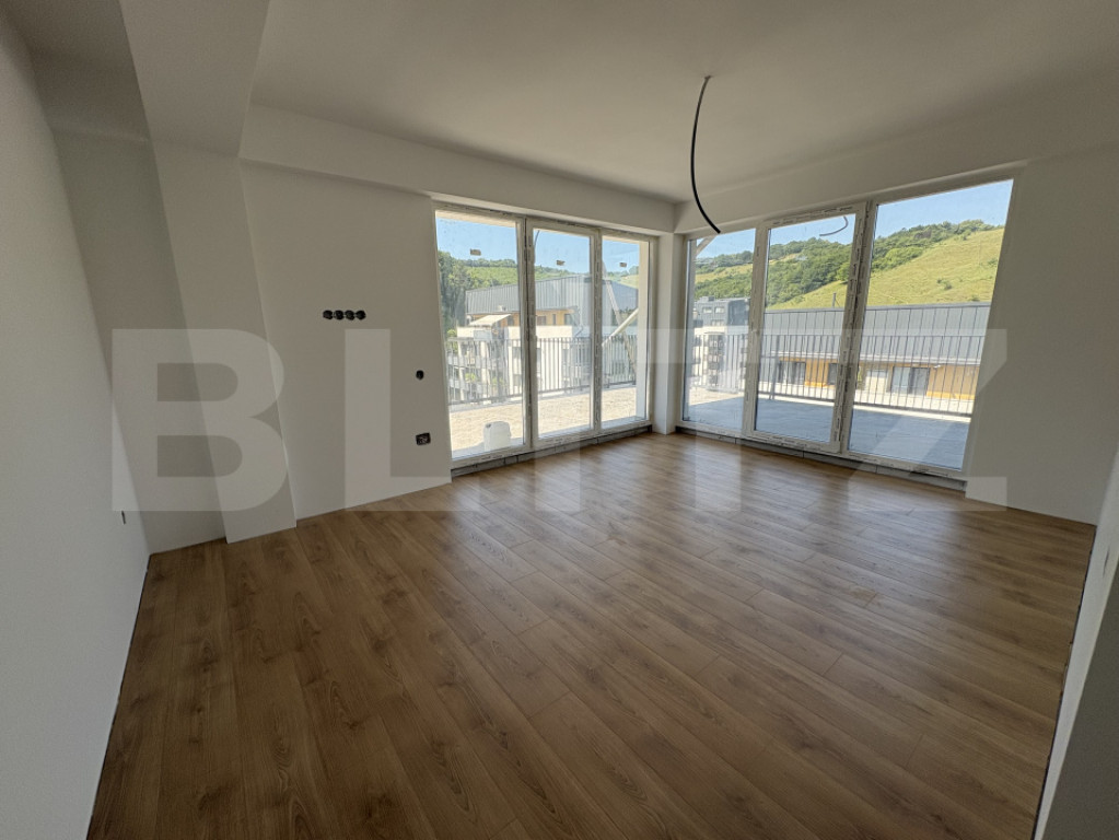 Apartament 2 camere, 52 mp, terasa 73 mp, finisat, zona Dona