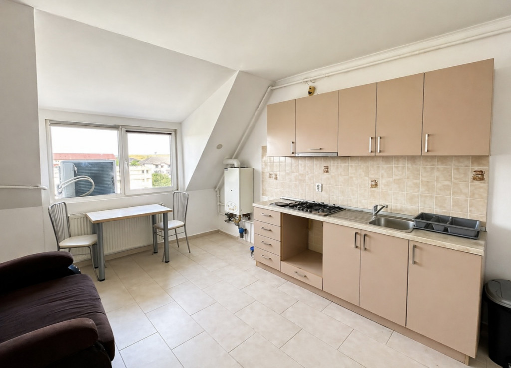 Apartament cu 3 camere Calea Lipovei