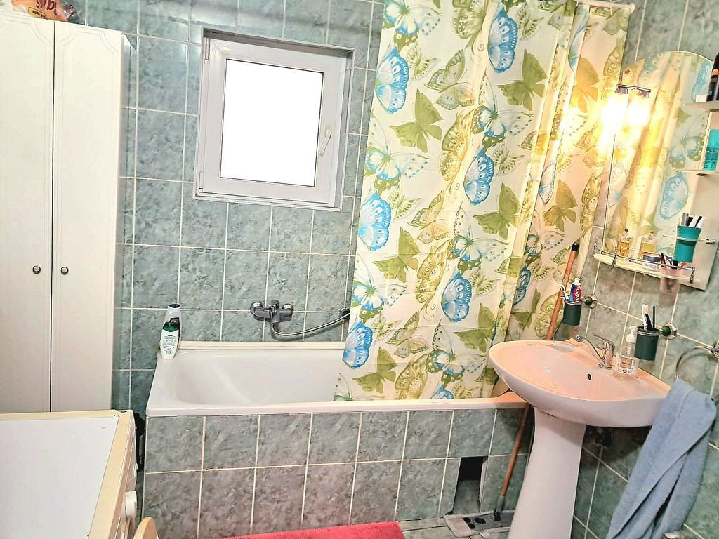Vind apartament 3 camere zona Plopilor.