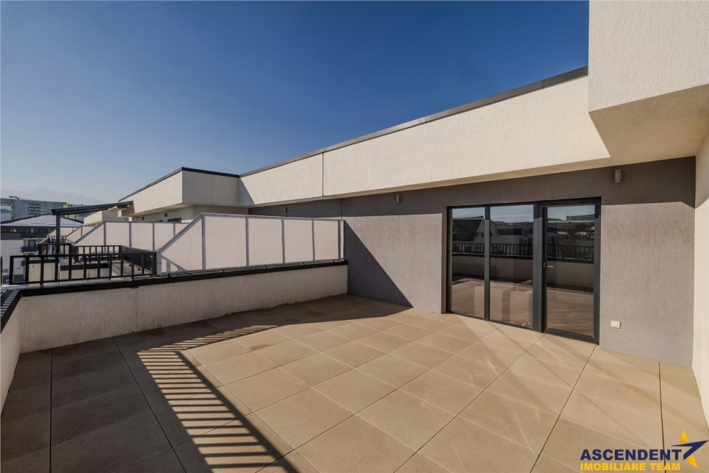 Apartament 2 camere,tip penthouse,mobilat, utilat.2 terase,1