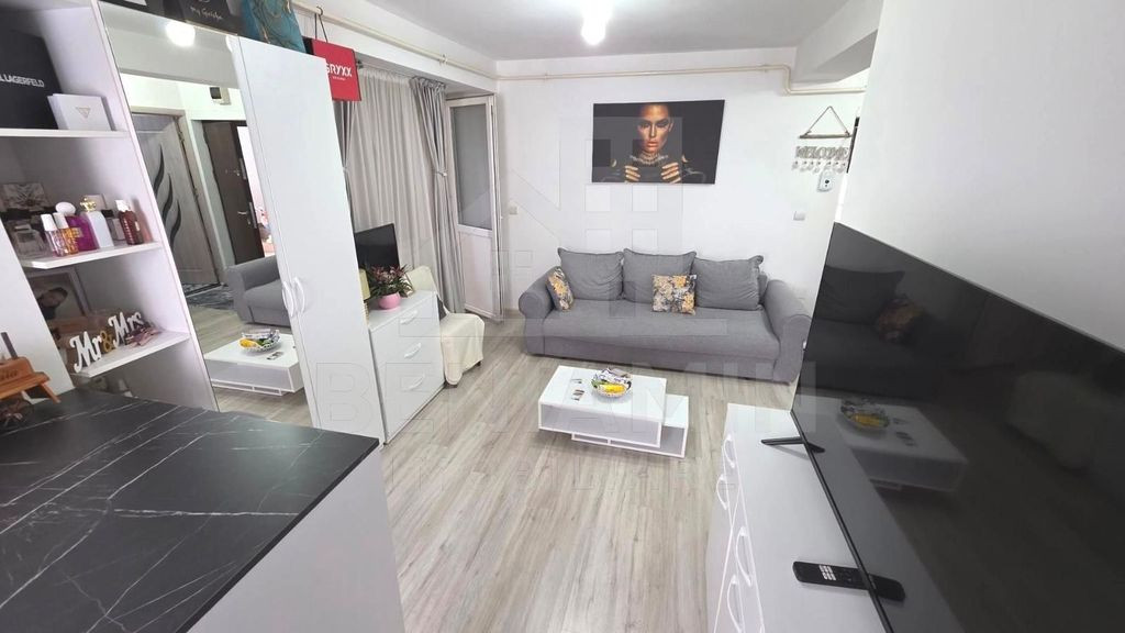 2 camere semidecomandat Brazda Regia de tutun -centrala -...