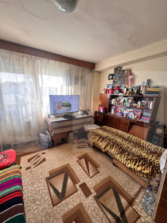 Apartament 3 camere decomandat, 76 mp, 2 balcoane, boxă –
