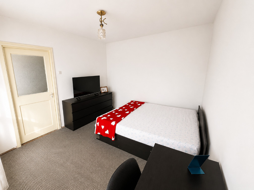 Apartament 3 camere. Podu Ros - Palas