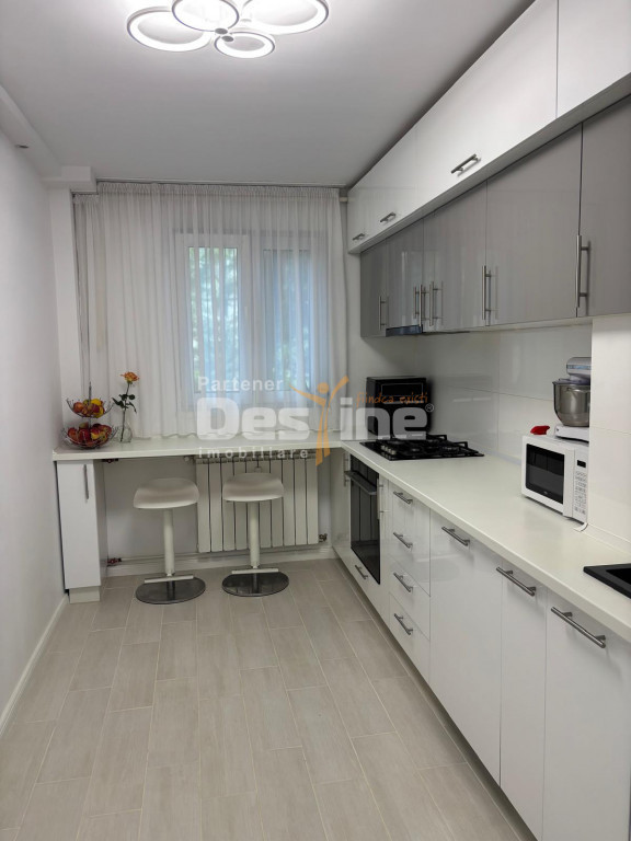 Apartament 4 camere semidecomandat | 80mp utili , ULTRAFINIS