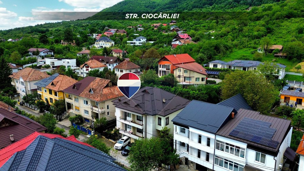 De vanzare casa tip duplex, în zona rezidentiala aprecia...