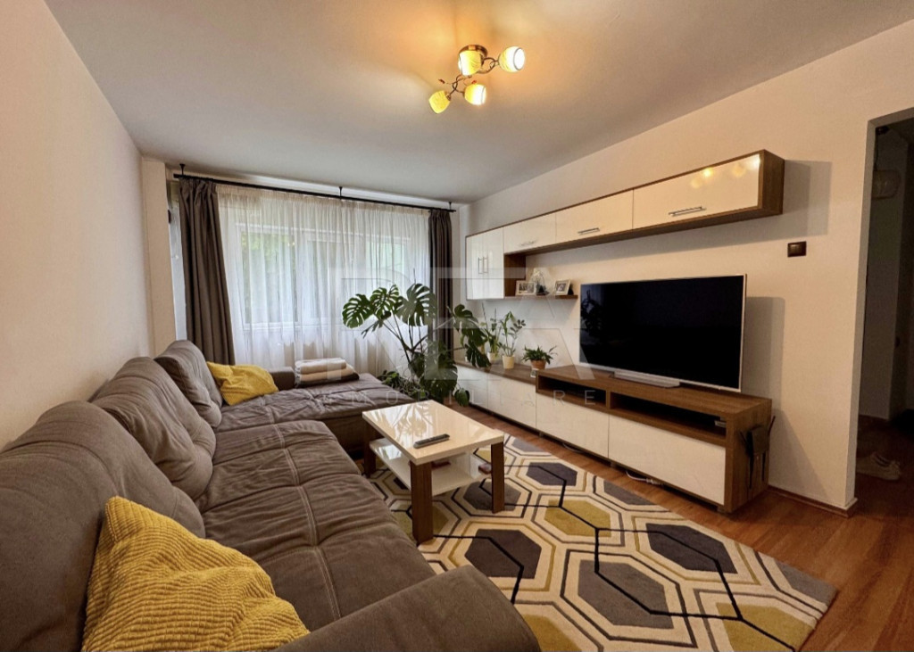 4 camere, 2/4, 82mp, bloc 1980-Gorjului