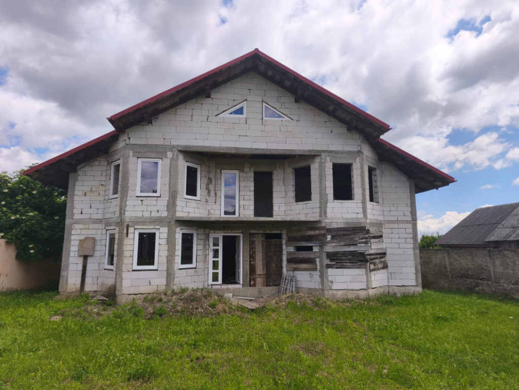 Teren intravilan, 2200mp, front 30 ml, Siret