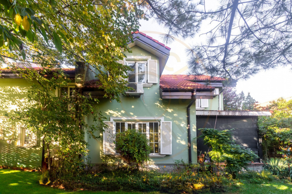 Vanzare Vila Familiala Azur Pipera, 4 cam 120mpu, curte m...