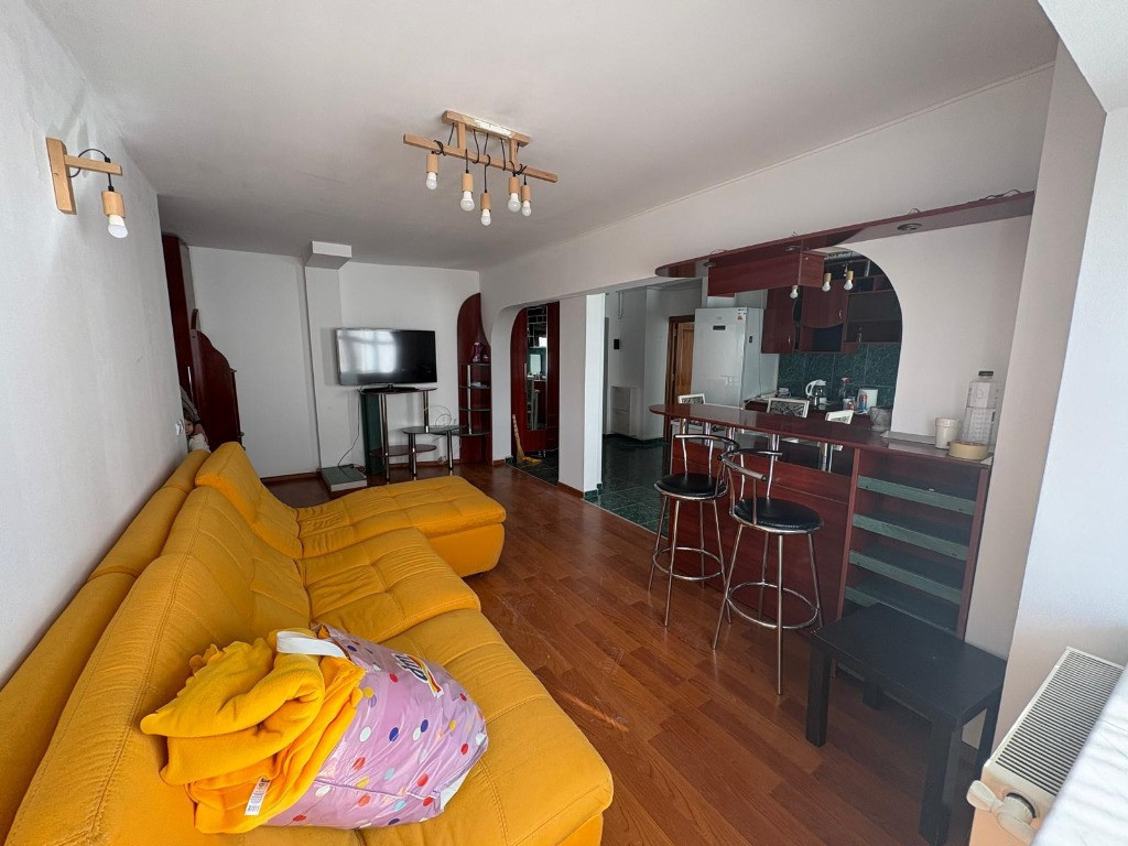 Apartament 3 camere Păcurari - Kaufland, loc de parcare