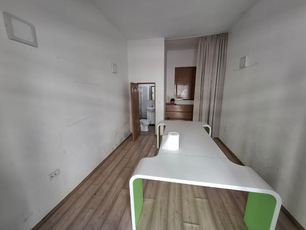 Inchiriez spatiu comercial Piata Avram Iancu ID: RH-45049-property