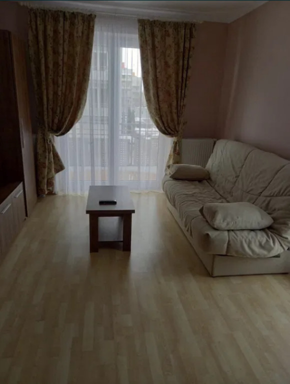 Apartament 2 camere, decomandat - zona Avantgarden
