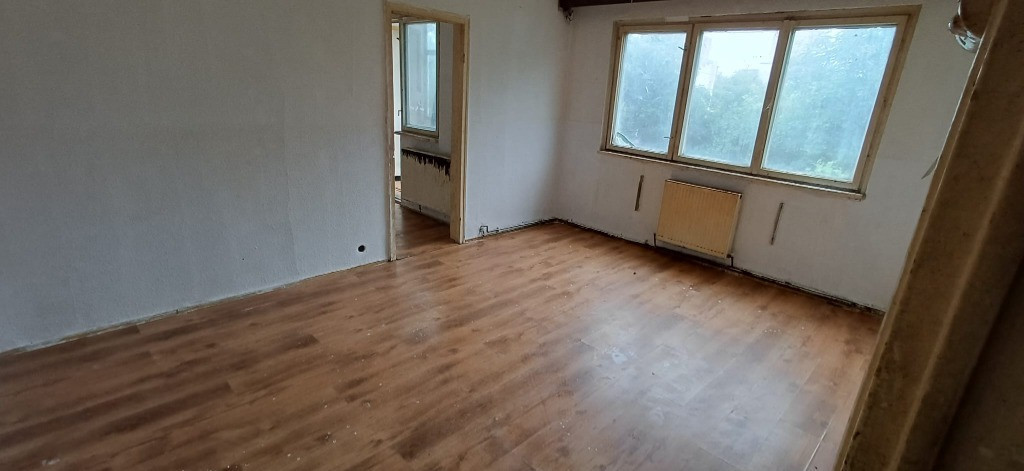 Zona Meda, 2 camere, etaj 1