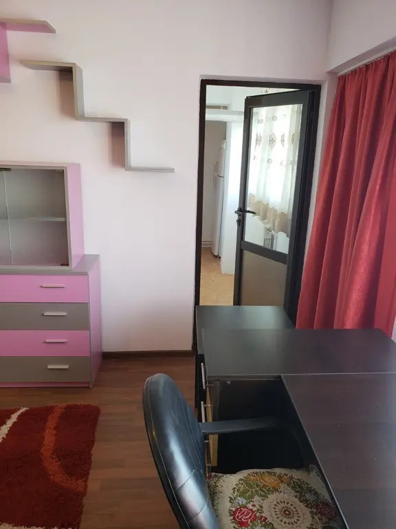 P.F vând apartament 1 camera ultracentral,38 mp,pret neg.,mobilat