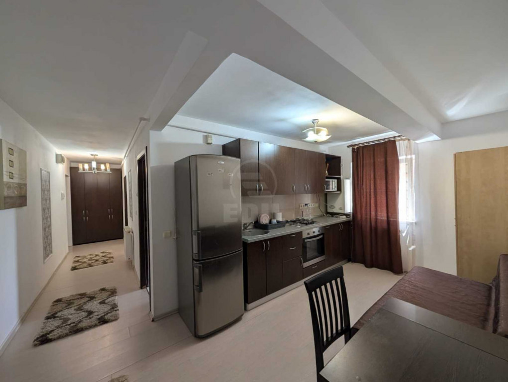 Apartament cu 3 camere, 90 mp, cu parcare si boxa la subsol,