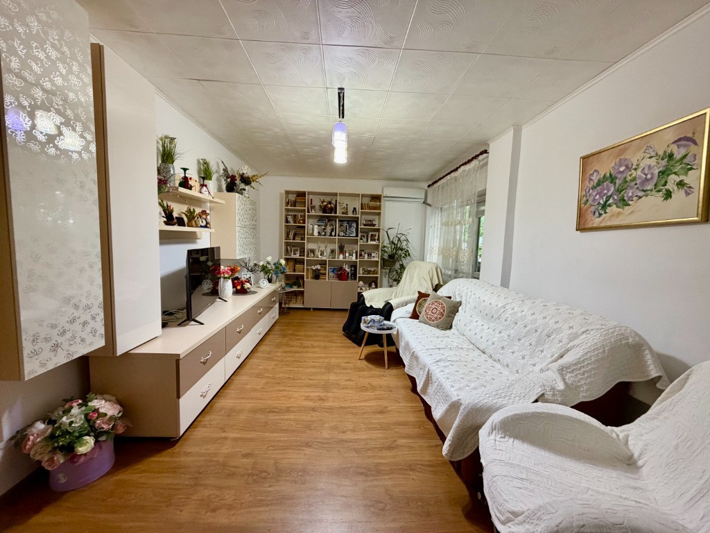 Apartament 3 camere,str.Eternitatii