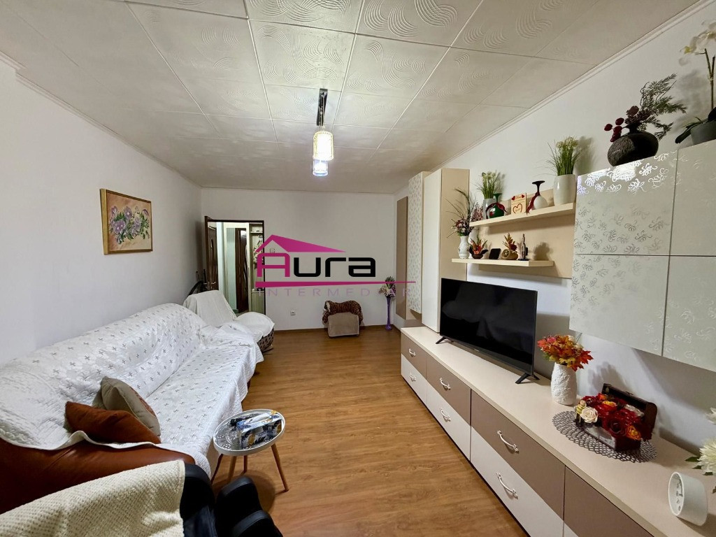 Inchiriez apartament 2 camere zona Victoriei