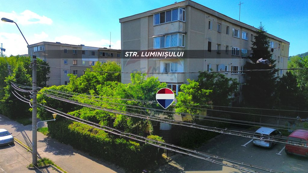 Apartament cu 3 camere si gradină de vânzare