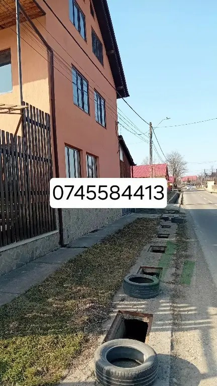 Vând casa cu spatiu comercial la parter Tarpesti