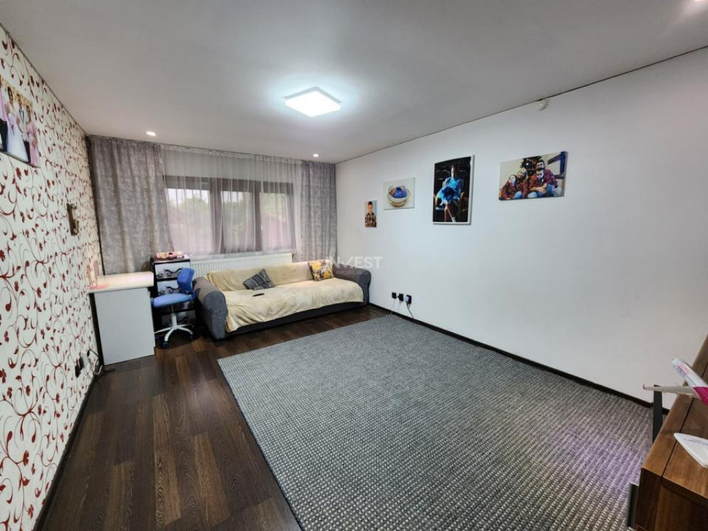 APARTAMENT DECOMANDAT, 2 CAMERE , 51 MP UTILI, PODU ILOAIEI