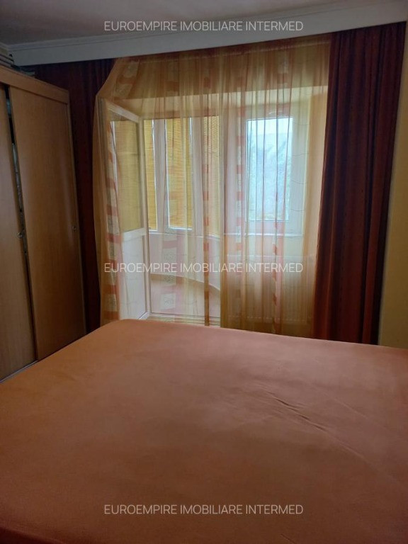 Apartament 3 camere de vanzare in Constanta