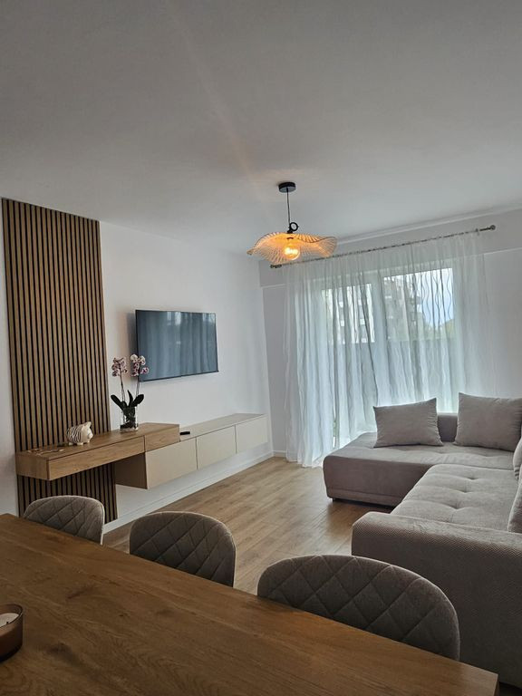 2 camere | La Foresta | Tunari | curte proprie 70 mp