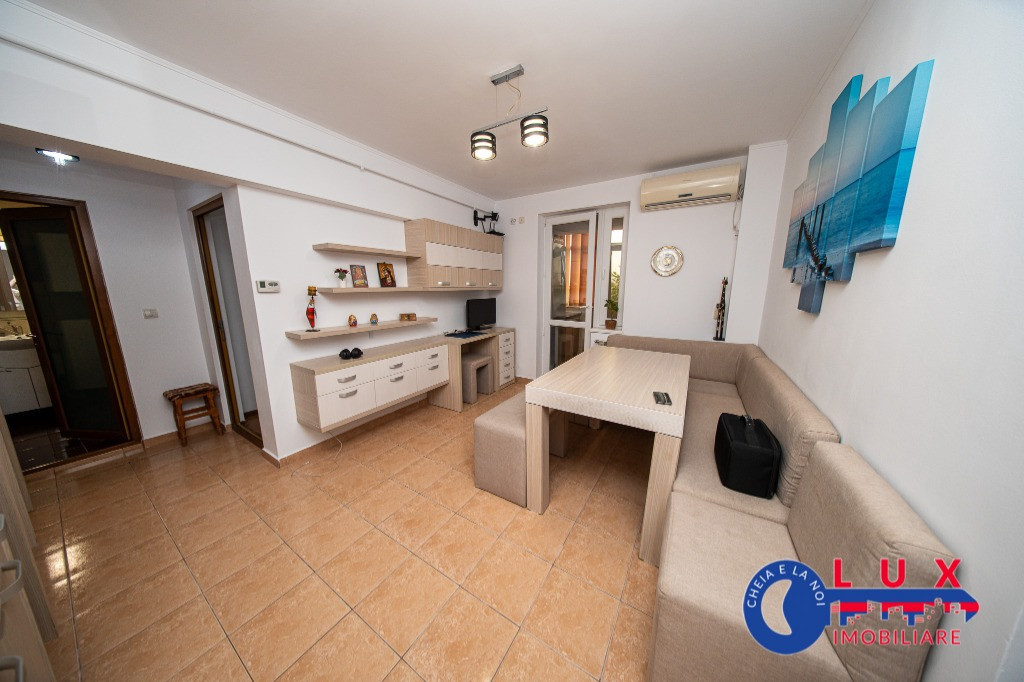 ID 645 Apartament 3 camere – DE INCHIRIAT