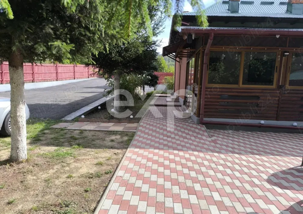 Casă deosebită 5 camere, 2100 mp teren, livadă – Mălur