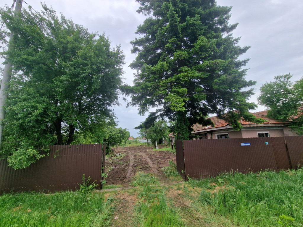 TEREN 828 MP + CASA 63 mp demolabila, Fundeni - Frunzaresti,