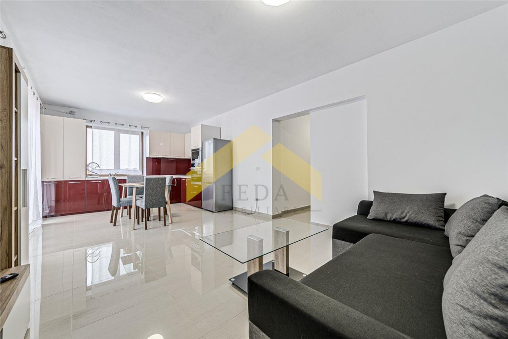Apartament cu 3 camere tip Penthouse de zona Bujac