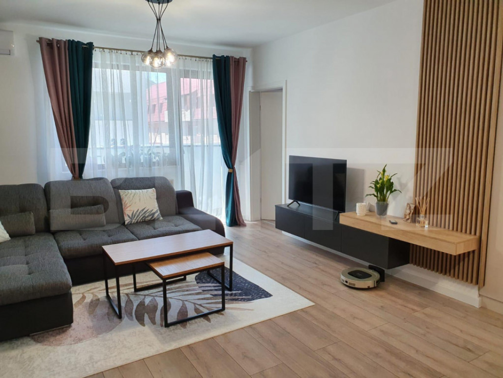 Apartament de inchiriat, 3 camere, 2 bai, garaj + boxa, zona