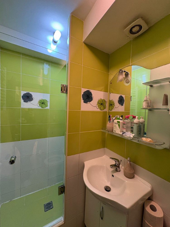 Apartament de 2 camere zona Astra,str Cocorului,