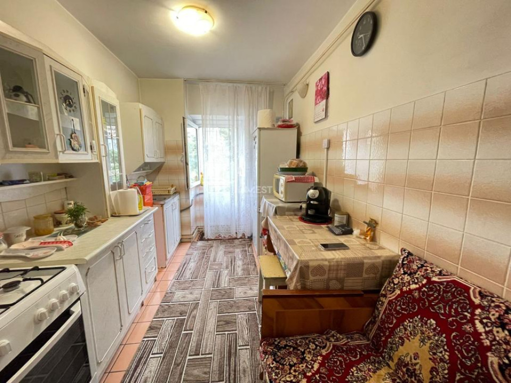 Apartament de vanzare cu 3 camere, 2 băi zona Pacurari- Uni