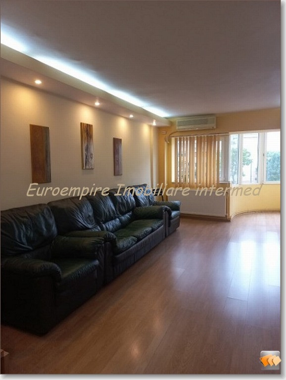 Apartament 3 camere decomandate zona Icil