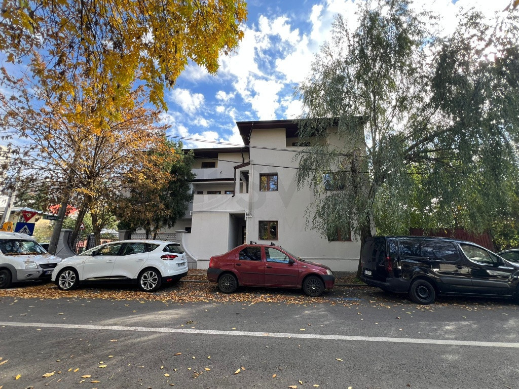 Apartament in Vila l Parc Bazilescu